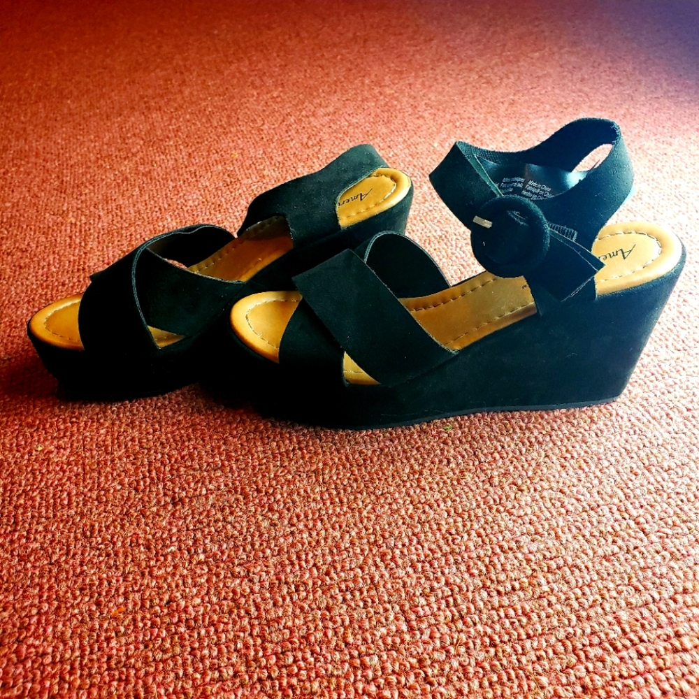 American Eagle Women's Black Faux Suede Wedge Sandals